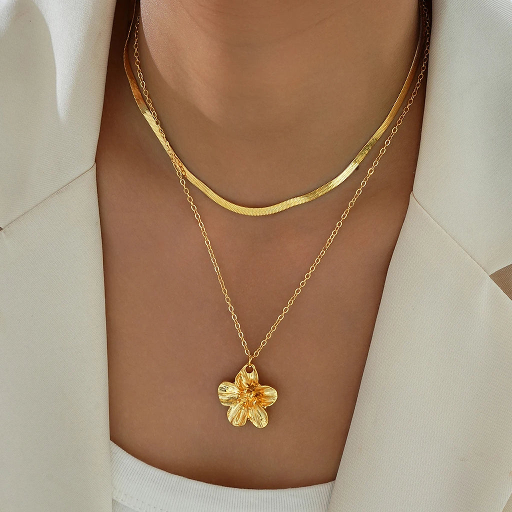 ✨ FloraPearl Elegance Y Necklace