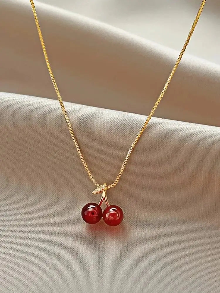 🍒 Golden Berry Bliss Necklace