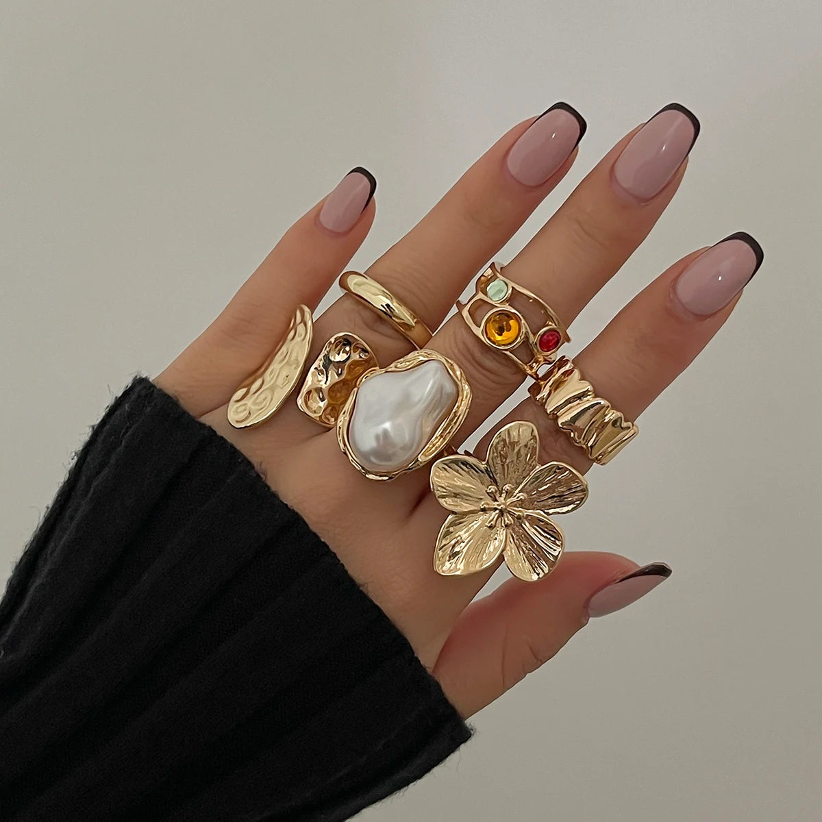 🌸 BlossomAura Pearl Ring
