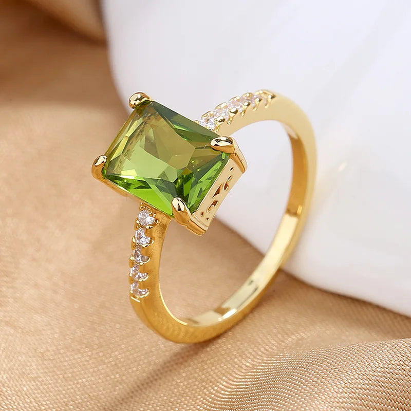 💍 Olive Royale Princess Ring