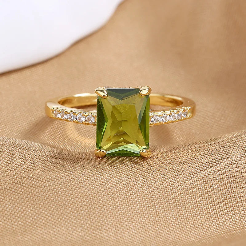 💍 Olive Royale Princess Ring
