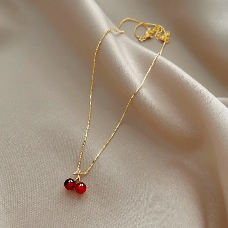 🍒 Golden Berry Bliss Necklace