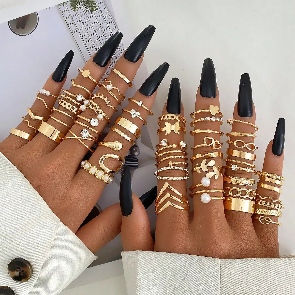 ✨ Trendy Grace 52-Piece Ring Box