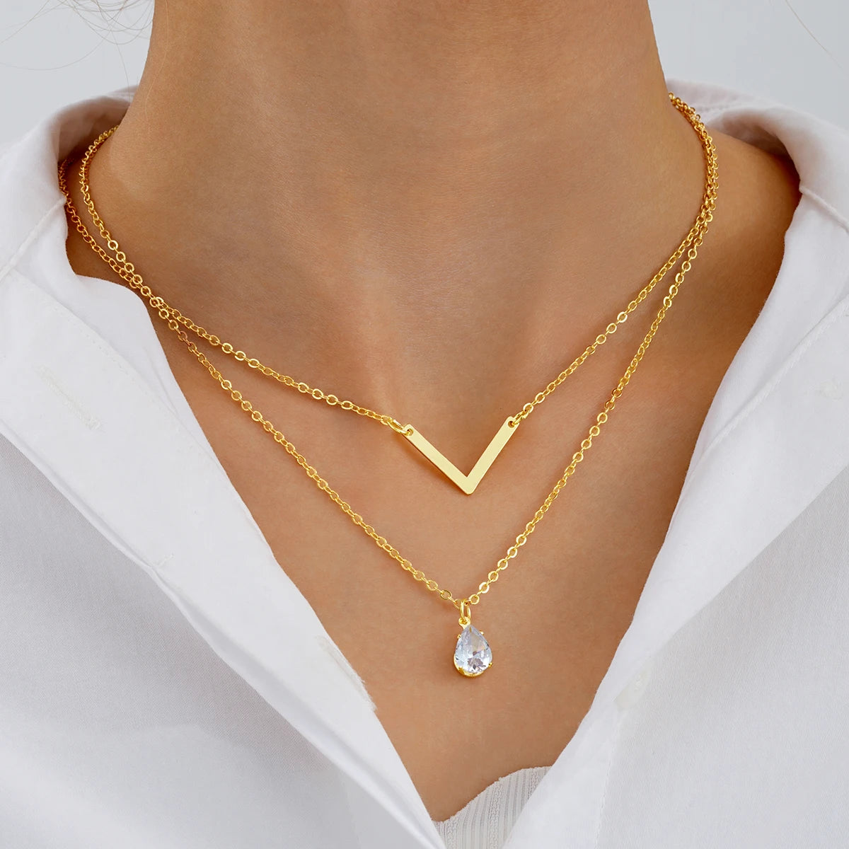 ✨ Golden V-Layer Elegance Choker