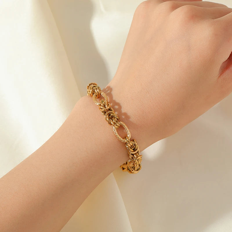 ✨ Golden Helix Bangle